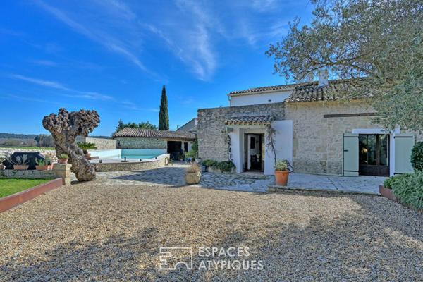 L’Âme d’un Prieuré : Propriété avec piscine et vue