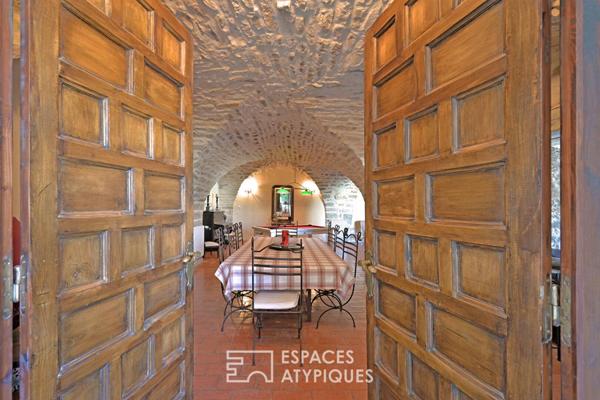 L’Âme d’un Prieuré : Propriété avec piscine et vue