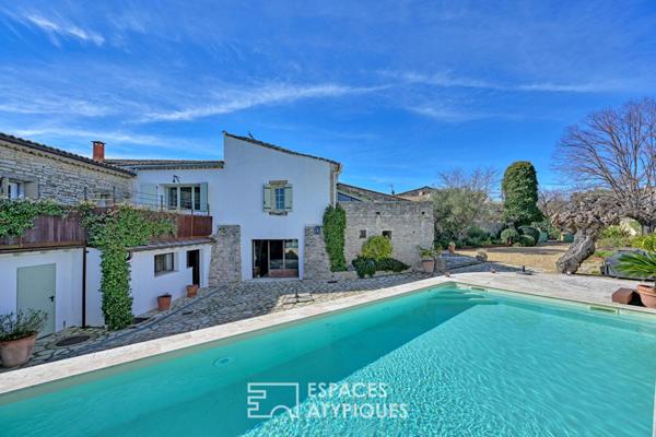 L’Âme d’un Prieuré : Propriété avec piscine et vue