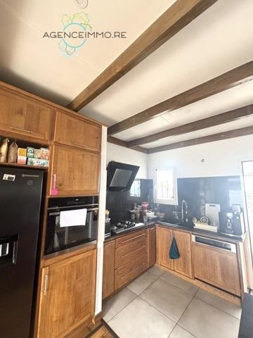 Villa F4 avec studio et dépendance au GUILLAUME SAINT PAUL