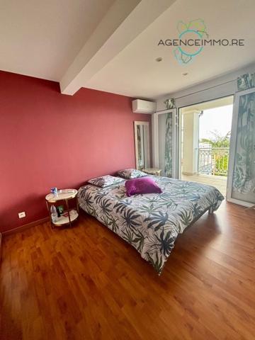 Villa F4 avec studio et dépendance au GUILLAUME SAINT PAUL
