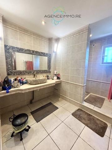 Villa F4 avec studio et dépendance au GUILLAUME SAINT PAUL