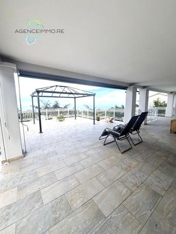 Villa F4 avec studio et dépendance au GUILLAUME SAINT PAUL
