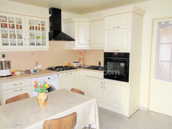 Idéal pour commerçant ou investisseur pour diviser en appartements.