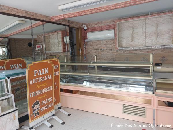 Idéal pour commerçant ou investisseur pour diviser en appartements.