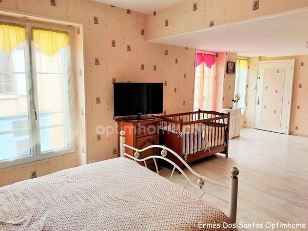 Idéal pour commerçant ou investisseur pour diviser en appartements.