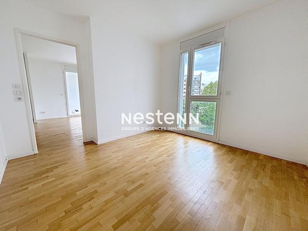 ISSY LES MOULINEAUX - FORT D'ISSY - Appartement 2 pièces avec terrasse