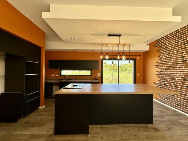 Maison à louer 1 400 € CC Sadirac 4 p 88 m² DPE A