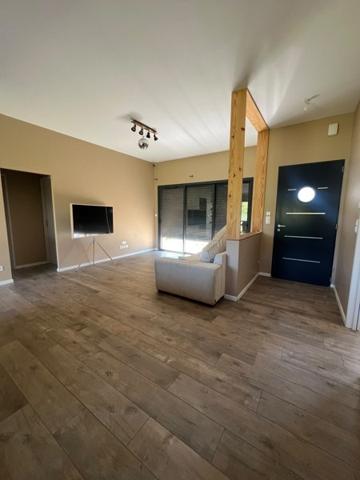 Maison à louer 1 400 € CC Sadirac 4 p 88 m² DPE A