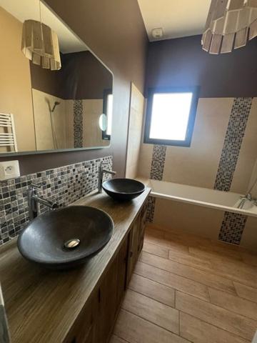 Maison à louer 1 400 € CC Sadirac 4 p 88 m² DPE A