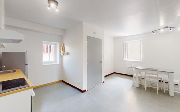 Appartement à louer    2 pièces •  Salmiech