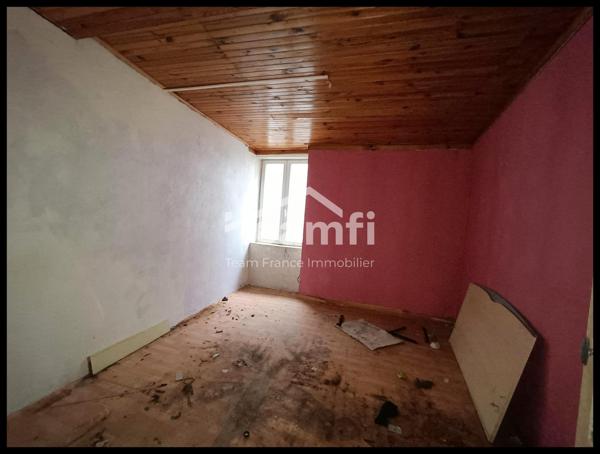 Immeuble à vendre, 250 m² - Thiers 63300