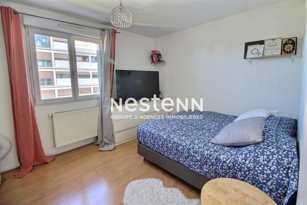 NESTENN#VENISSIEUX#CENTRE VILLE#APPARTEMENT#T3#DUPLEX#TRAVERSANT#PROCHE COMMERCES#TRAMWAY#BUS#AXES ROUTIERS