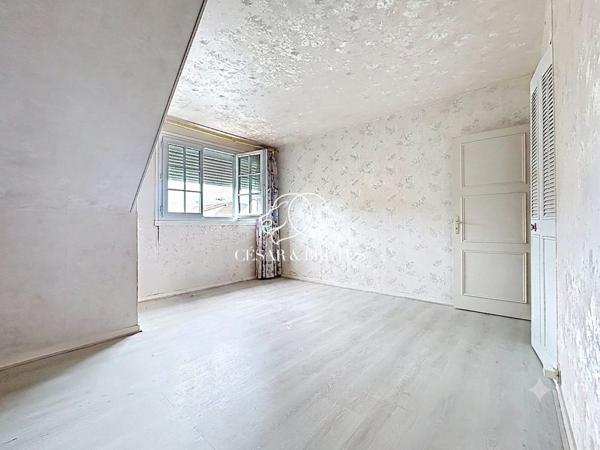 Maison T3 avec jardin, garage et fort potentiel de rénovation