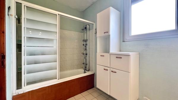 Maison familiale à rénover avec 7 chambres