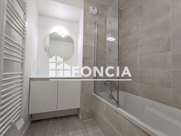 Location Appartement 2 pièces 41.8 m² - Laval 53000