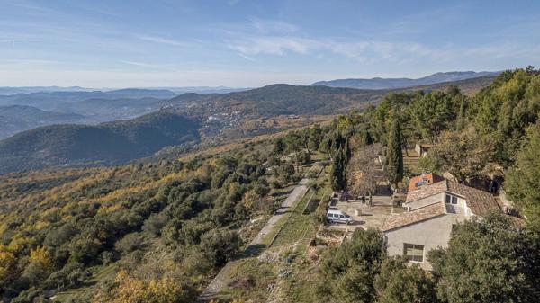A vendre à Grasse, ancienne bastide de parfumeur avec vue mer