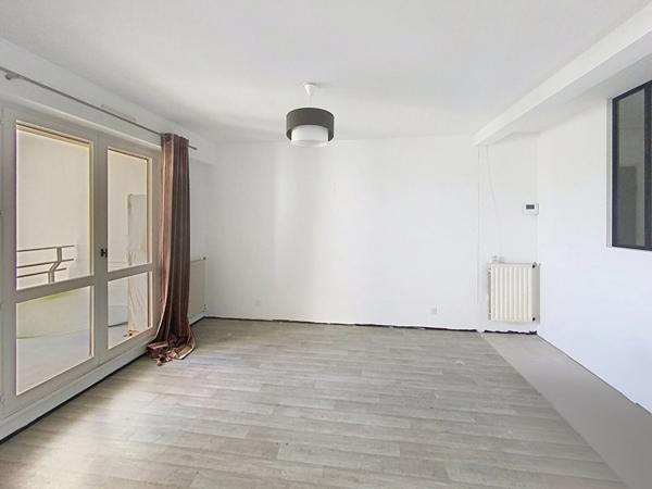 Angers/Clinique de l'Anjou- Appartement de type 4 dans une résidence sécurisée avec parc