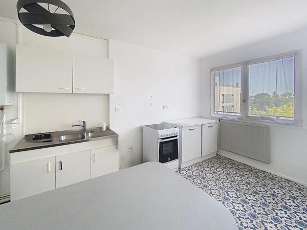 Angers/Clinique de l'Anjou- Appartement de type 4 dans une résidence sécurisée avec parc