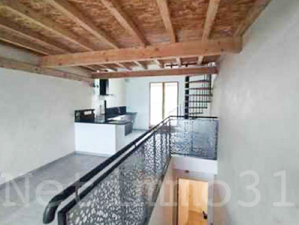 Appartement T3 complètement rénové avec balcon