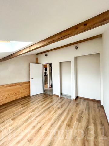 Appartement T3 complètement rénové avec balcon