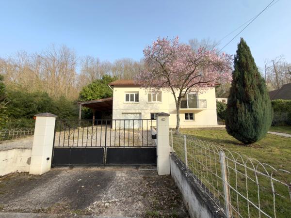 Maison entièrement rénovée à vendre 4 pièces de 85m2 avec 3 chambres et garage 60 m2 sur 833 m2 de terrain à CREYSSE (24)