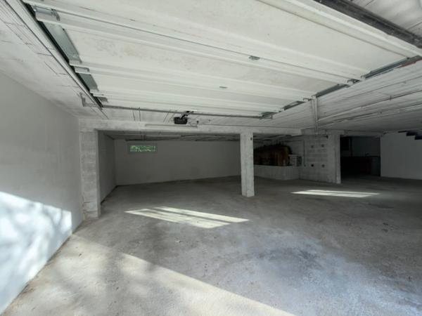 Maison entièrement rénovée à vendre 4 pièces de 85m2 avec 3 chambres et garage 60 m2 sur 833 m2 de terrain à CREYSSE (24)