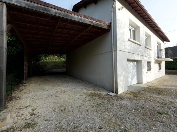 Maison entièrement rénovée à vendre 4 pièces de 85m2 avec 3 chambres et garage 60 m2 sur 833 m2 de terrain à CREYSSE (24)