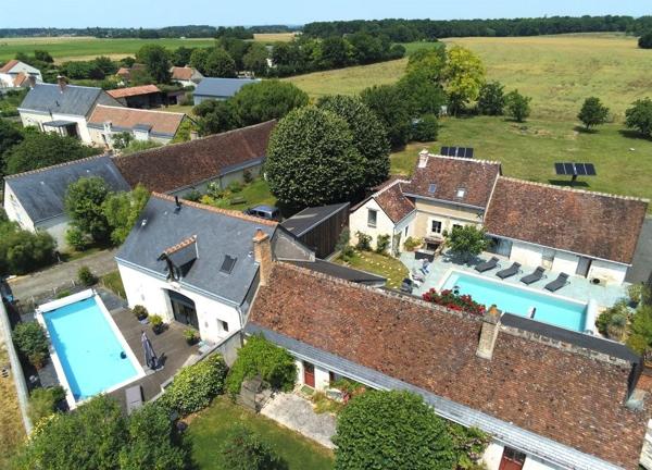 À vendre - Maison ancienne, 20 pièces située à Tours (37000)