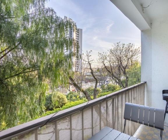 INVESTISSEUR Appartement Loué 5 pièce(s) 80 m² Balcon Meublé Proche La Timone