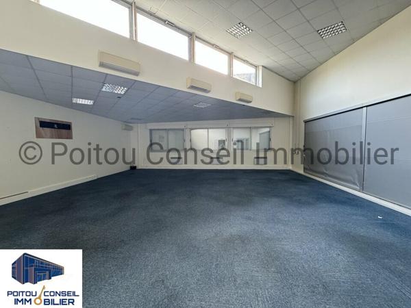 LOCATION RETAIL BUREAUX D’ENVIRON 575m2 AU CALME AVEC PARKING ZONE MENDES FRANCE CHAURAY