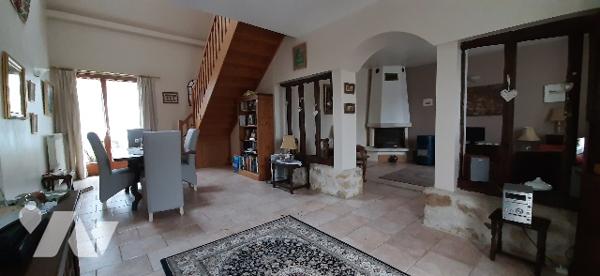 Fermette restaurée avec garage jardin et gite