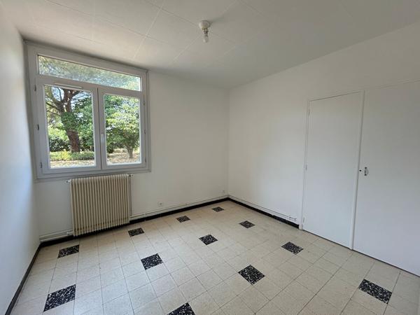 A VENDRE NIMES - Appartement 3pièces RDC