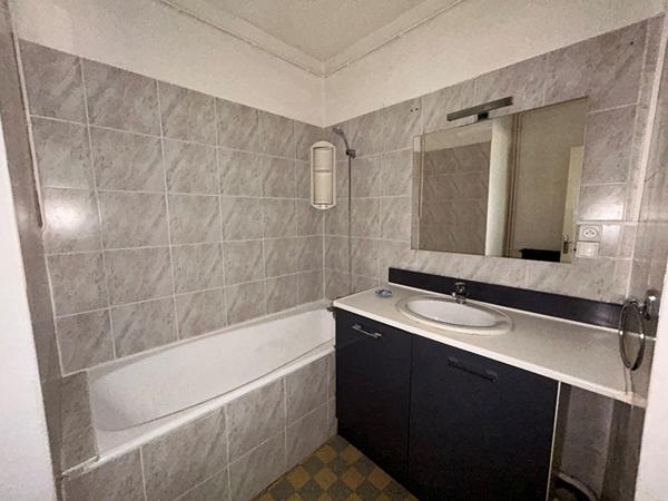 A VENDRE NIMES - Appartement 3pièces RDC