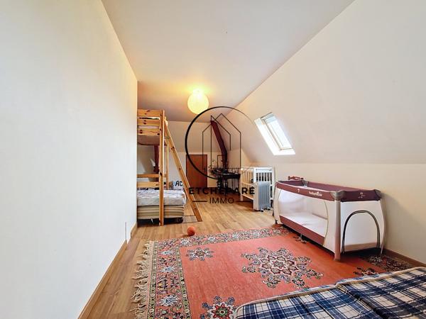 Guinarthe-Parenties (64390) Grande maison familiale avec vue imprenable sur les Pyrénées