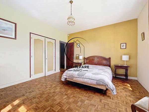 Guinarthe-Parenties (64390) Grande maison familiale avec vue imprenable sur les Pyrénées