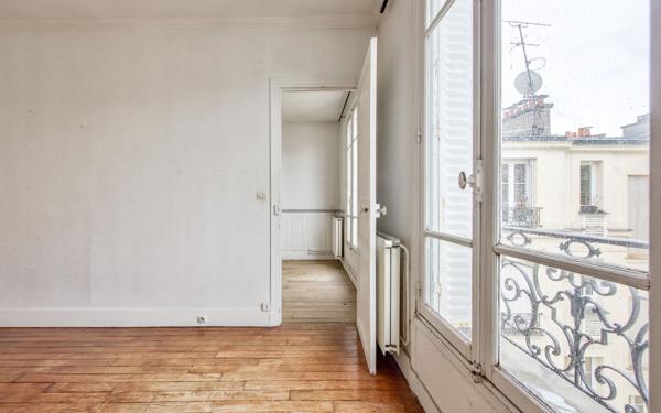 Appartement à vendre    2 pièces • 36,07 m2 Paris 18