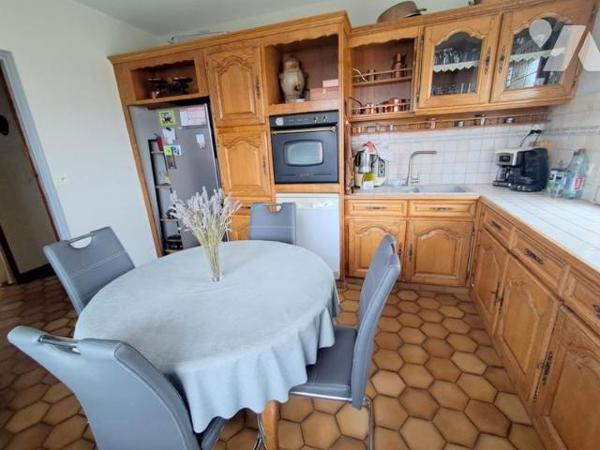 Au coeur de la Chataigneraie Confort et fonctionnalité, idéalement située à proximité des commerces.