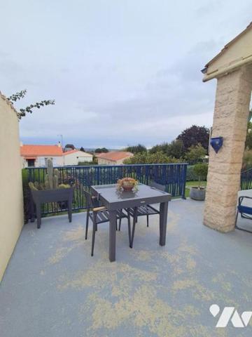 Au coeur de la Chataigneraie Confort et fonctionnalité, idéalement située à proximité des commerces.