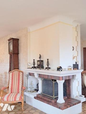 Au coeur de la Chataigneraie Confort et fonctionnalité, idéalement située à proximité des commerces.