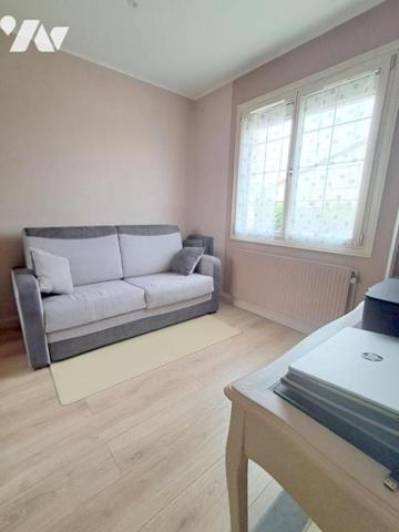 Au coeur de la Chataigneraie Confort et fonctionnalité, idéalement située à proximité des commerces.