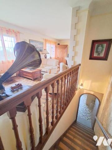 Au coeur de la Chataigneraie Confort et fonctionnalité, idéalement située à proximité des commerces.