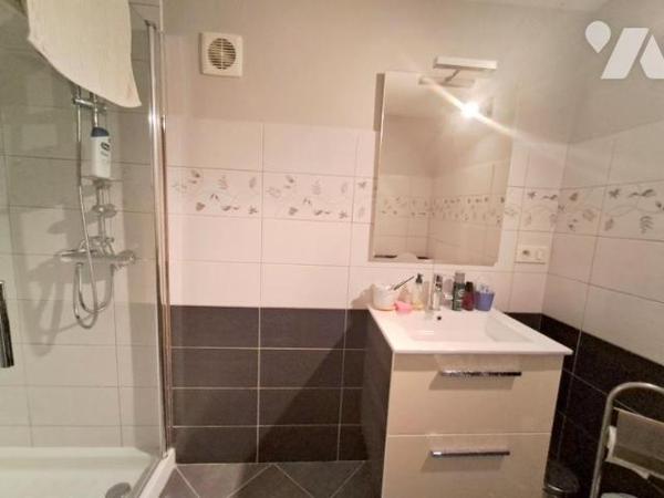 Au coeur de la Chataigneraie Confort et fonctionnalité, idéalement située à proximité des commerces.