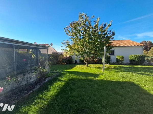 Au coeur de la Chataigneraie Confort et fonctionnalité, idéalement située à proximité des commerces.