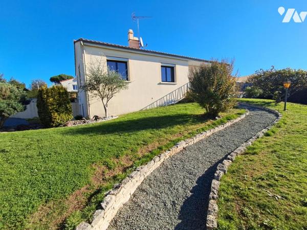 Au coeur de la Chataigneraie Confort et fonctionnalité, idéalement située à proximité des commerces.