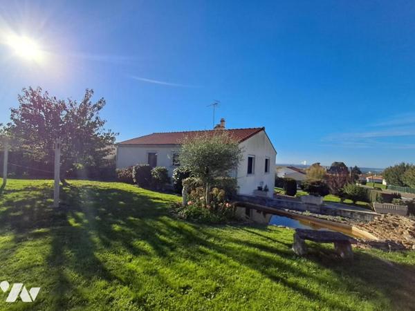 Au coeur de la Chataigneraie Confort et fonctionnalité, idéalement située à proximité des commerces.