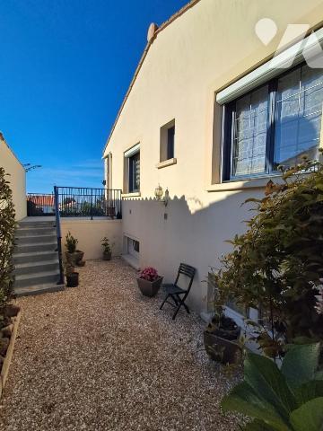 Au coeur de la Chataigneraie Confort et fonctionnalité, idéalement située à proximité des commerces.