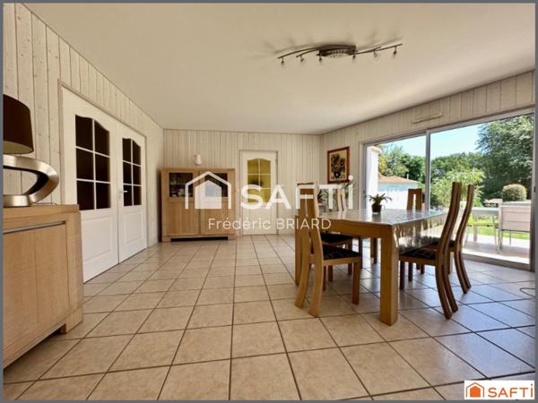 Vairé. Propriété 176m2, terrain 6520m2, 5ch, étang