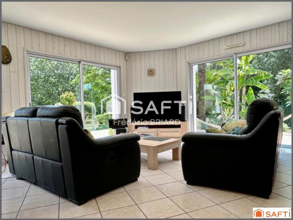 Vairé. Propriété 176m2, terrain 6520m2, 5ch, étang