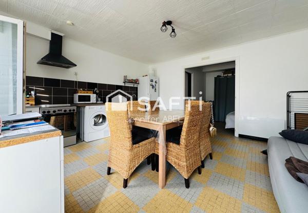 EMSEMBLE IMMOBILIER AVEC STUDIO + GRAND ESPACE À RENOVER